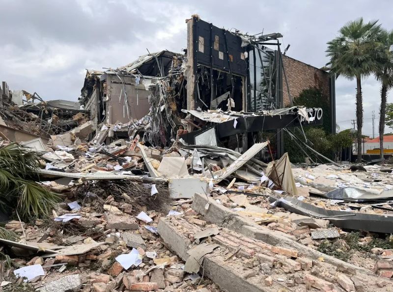 Restaurante do Coco Bambu explode e deixa funcionário gravemente ferido