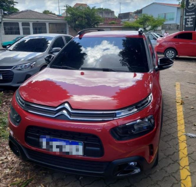 Empresário é flagrado com carro roubado em avenida de Manaus