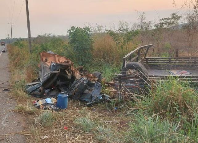 Homem mata dois sobreviventes de acidente e foge