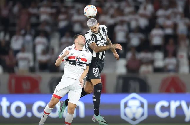 São Paulo e Botafogo jogam por vaga na semifinal da Libertadores