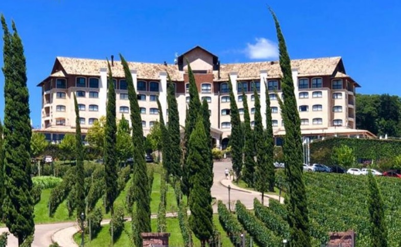 Cozinheiro é preso após reclamar de ter que cozinhar para Bolsonaro em hotel