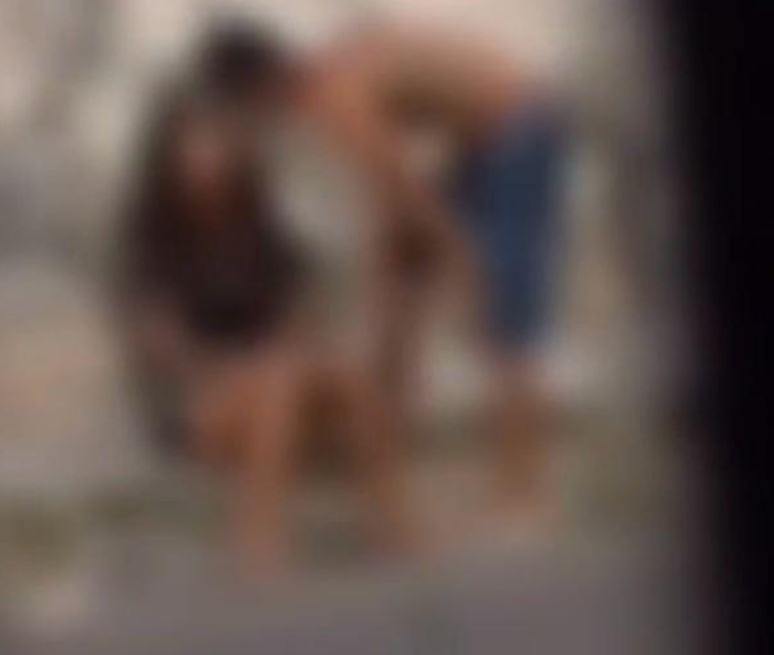 Homem filmado enforcando e esmurrando esposa na rua é preso em Manaus