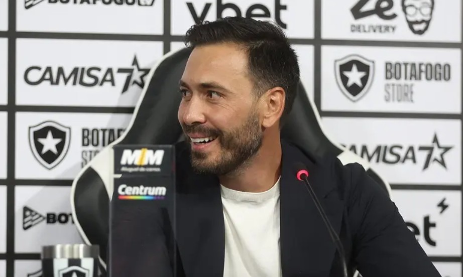 Botafogo oficializa saída de Davide Ancelotti e reformulação na comissão técnica