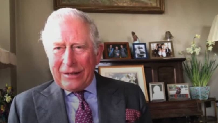 Rei Charles 3º pode quebrar o silêncio após exposição de Harry sobre a família real