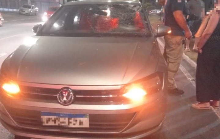 Acidente: Homem é atropelado ao surgir correndo no meio de avenida em Manaus