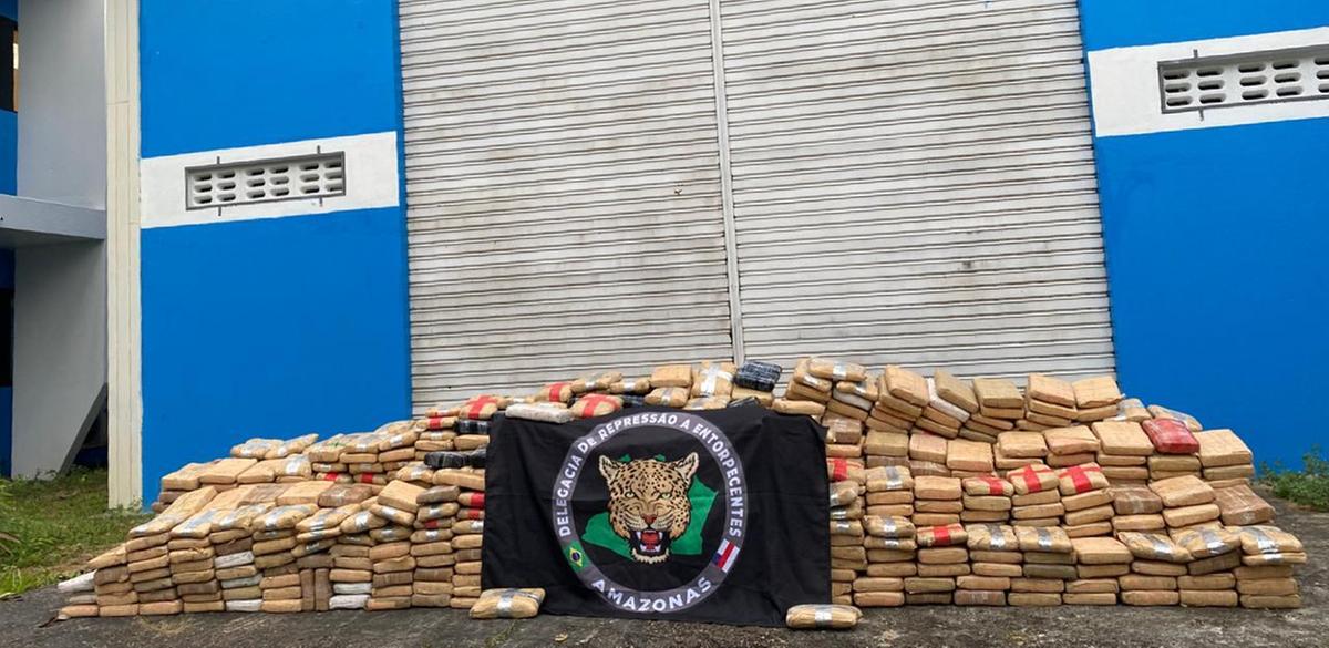 PF apreende mais de 1 tonelada de drogas em fundo falso de barco no Amazonas