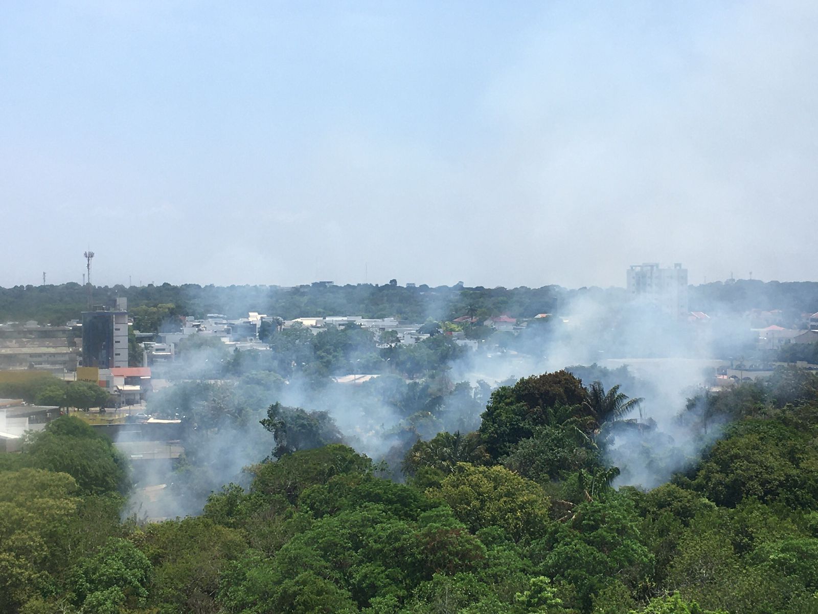Focos de incêndio continuam no Dom Pedro e Semmas promete punir os autores