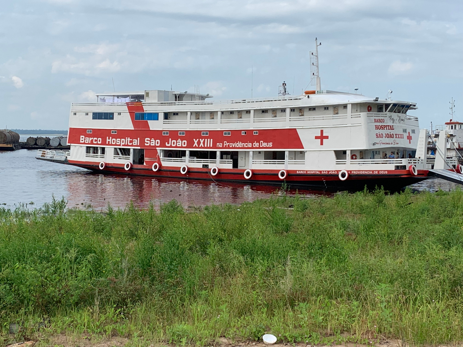  Barco hospital viabilizado pelo MPT realiza consultas e exames em Manaus