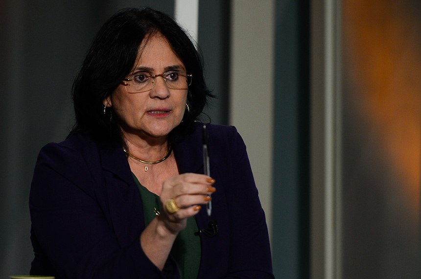 Damares presta esclarecimentos ao CDH sobre nota contra passaporte e vacinação infantil