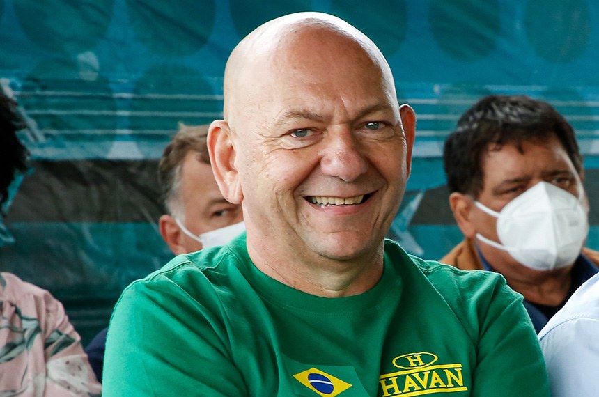 CPI da Covid ouve depoimento do empresário Luciano Hang nesta quarta