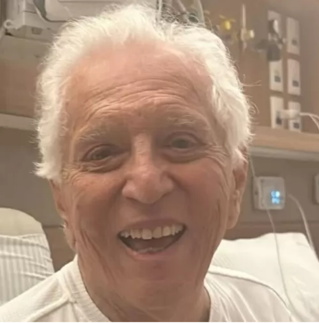 Carlos Alberto de Nóbrega segue internado; saiba o estado de saúde 