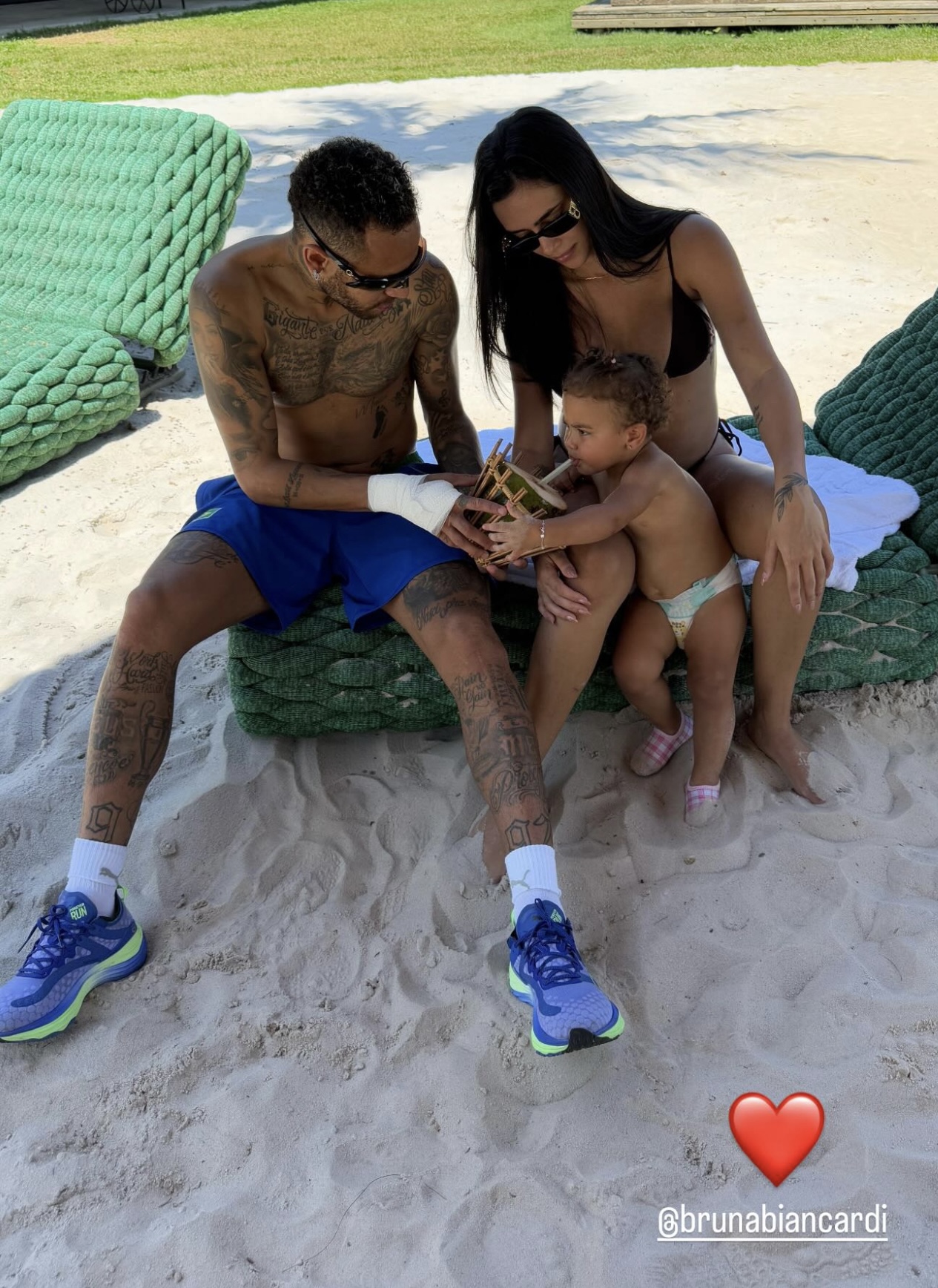 Neymar mostra momento em família com Bruna Biancardi e afasta boatos de crise