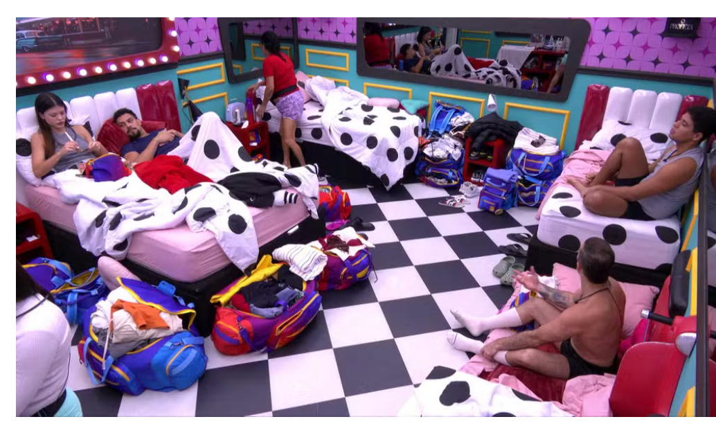 Brothers conversam sobre opções de voto antes da prova do líder 