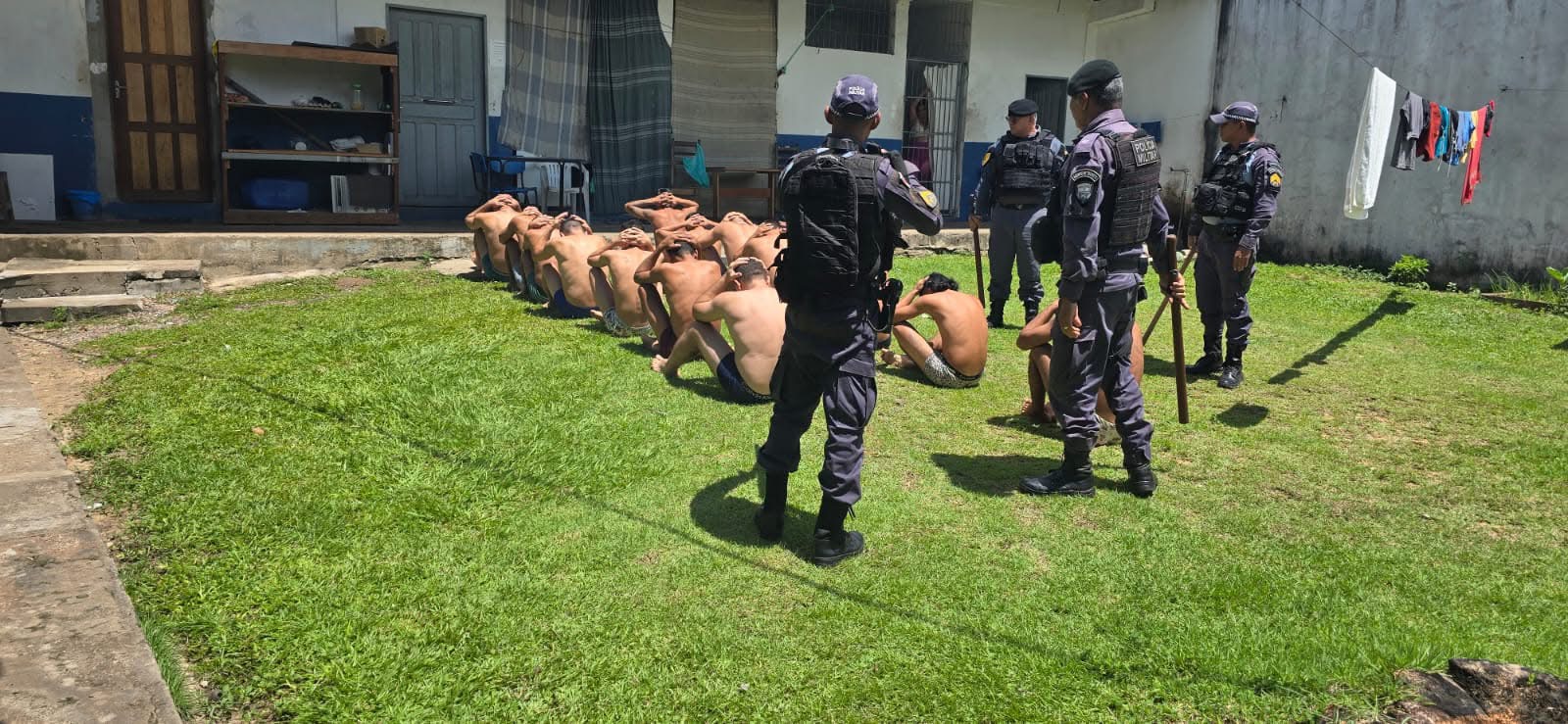 Detentos tentam arrombar porta de cela para fugir no Amazonas