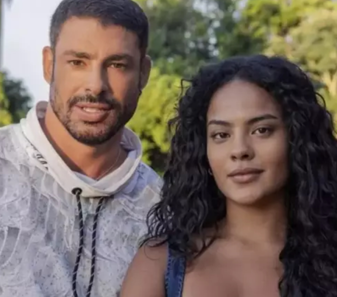 Bella Campos e Cauã Reymond trocam alfinetadas durante gravação 