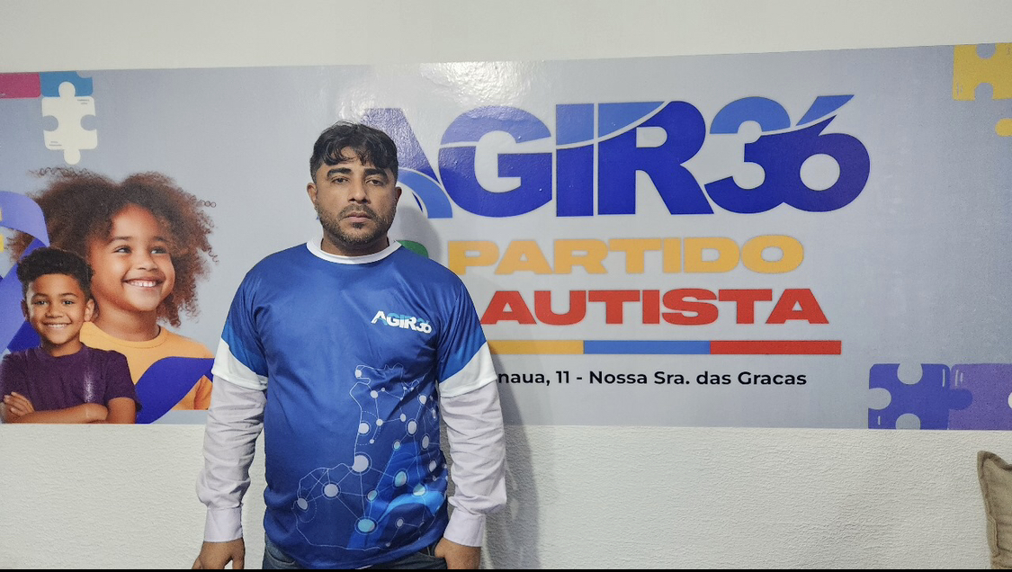 Vereador Dione se filia ao Agir e tenta reeleição com apoio de David Almeida