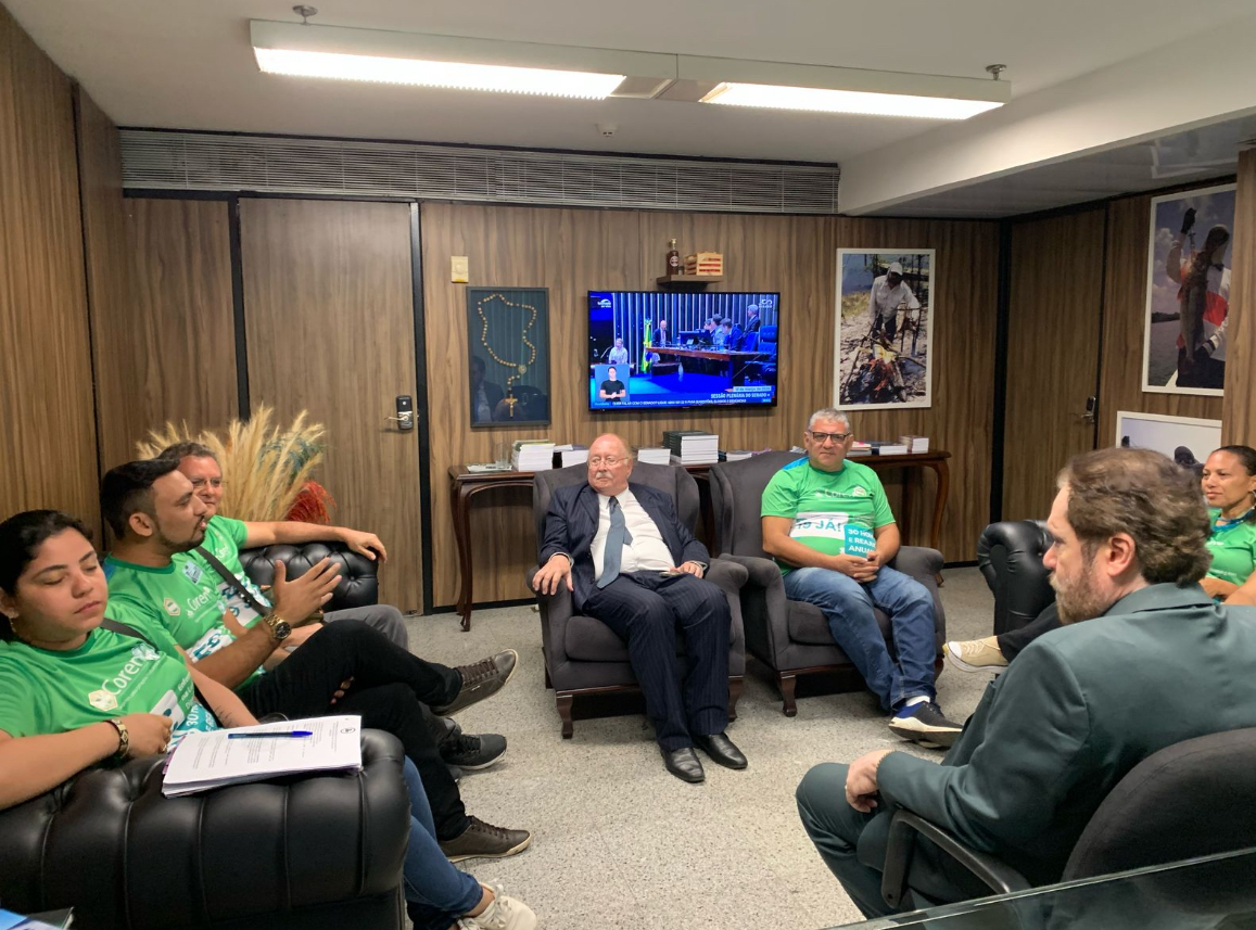 Plínio Valério solicita urgência para PL que amplia acesso à exame de mamografia