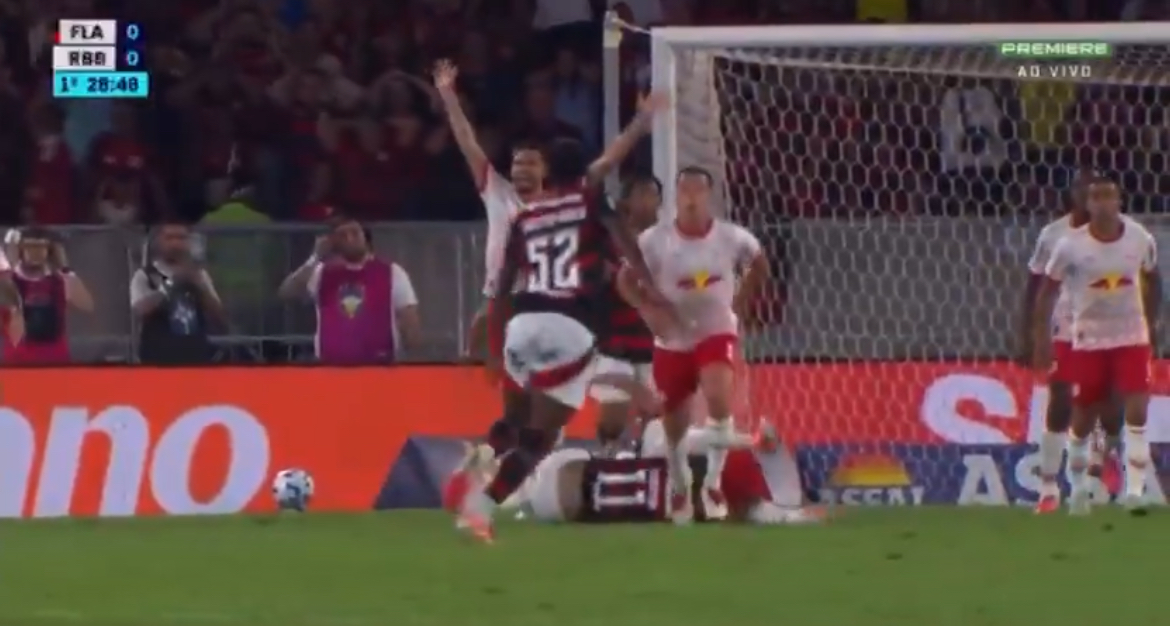 Flamengo bate o Bragantino no Maracanã e segue líder do Brasileirão