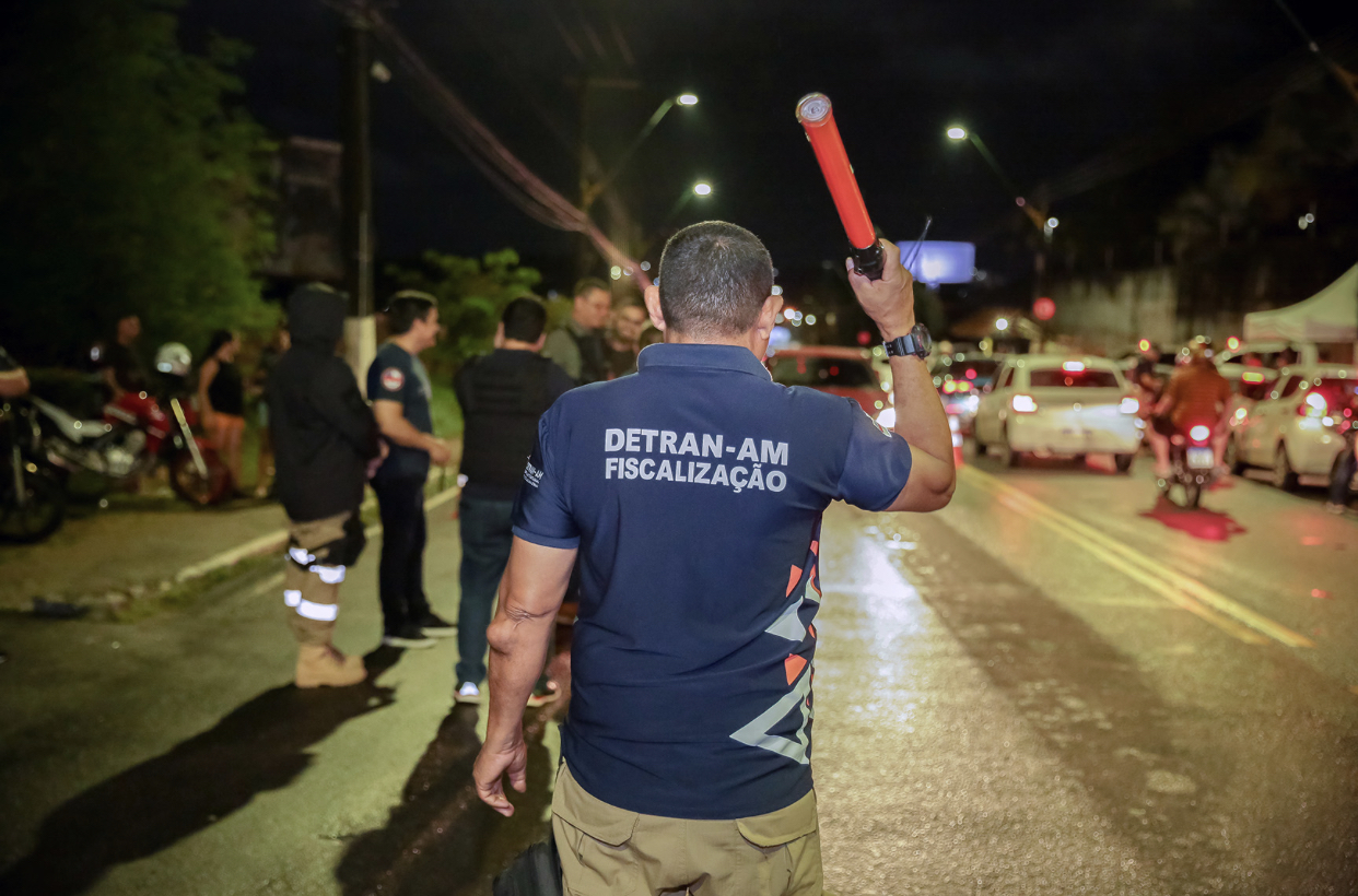 Motorista embriagado é preso ao tentar fugir de blitz do Detran em Manaus
