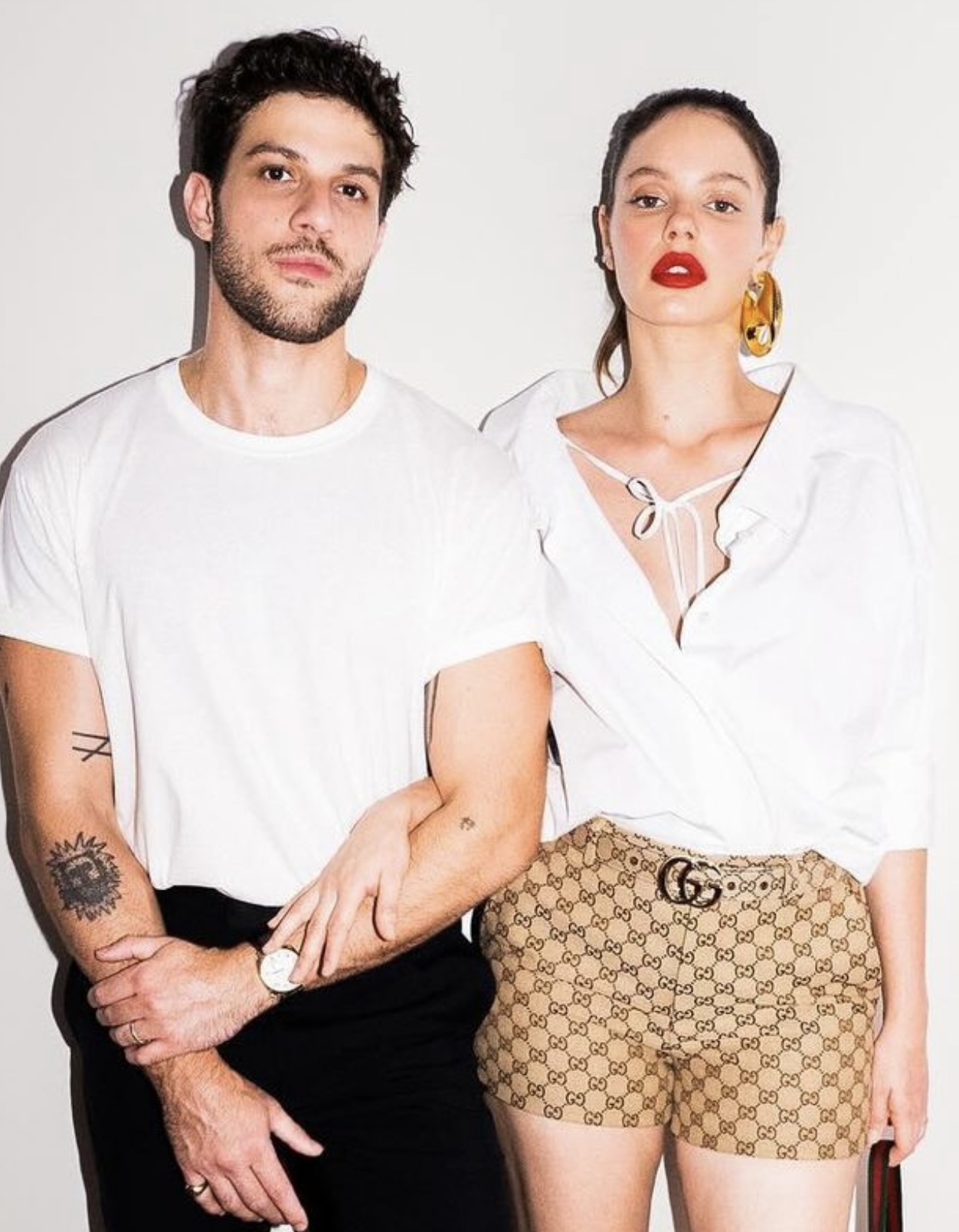 Chay Suede e Laura Neiva anunciam espera do 3° filho 
