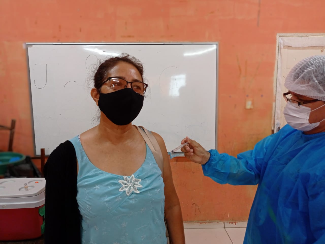 Município do Amazonas já faz vacinação contra covid em professores