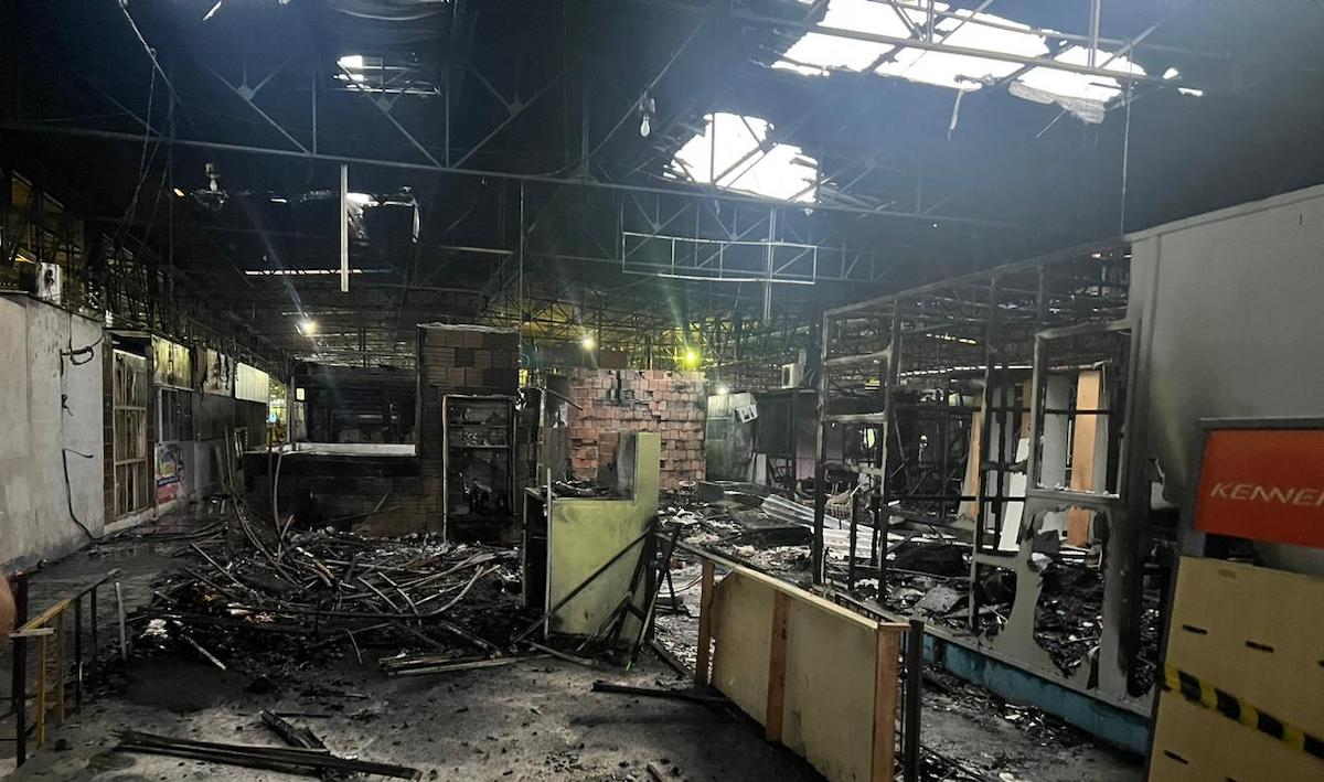 Feira do Santo Antônio terá reforma antecipada após incêndio destruir 18 boxes em Manaus