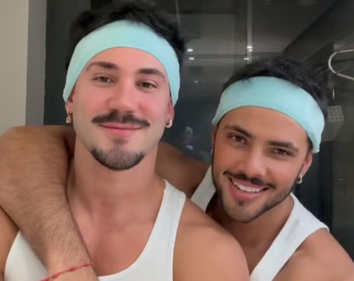 Influenciadores Vittor Fernando e Gabriel Fuentes são alvejados ao pararem carro em posto