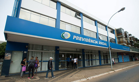 Homem comprova união estável com mulher falecida e fica com pensão do INSS; saiba como