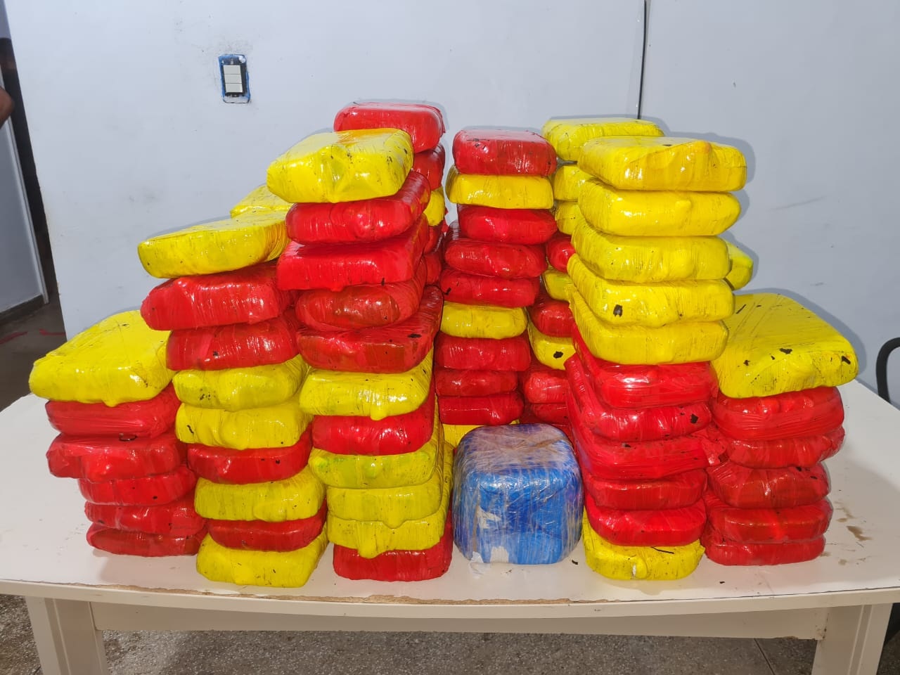 Homem é preso com 100 quilos de oxi no Amazonas