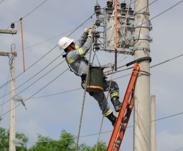 Veja quais bairros de Manaus ficam sem energia neste sábado