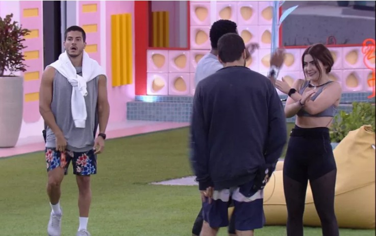 Arthur não parabeniza Jade pela vitória na prova do líder e causa climão