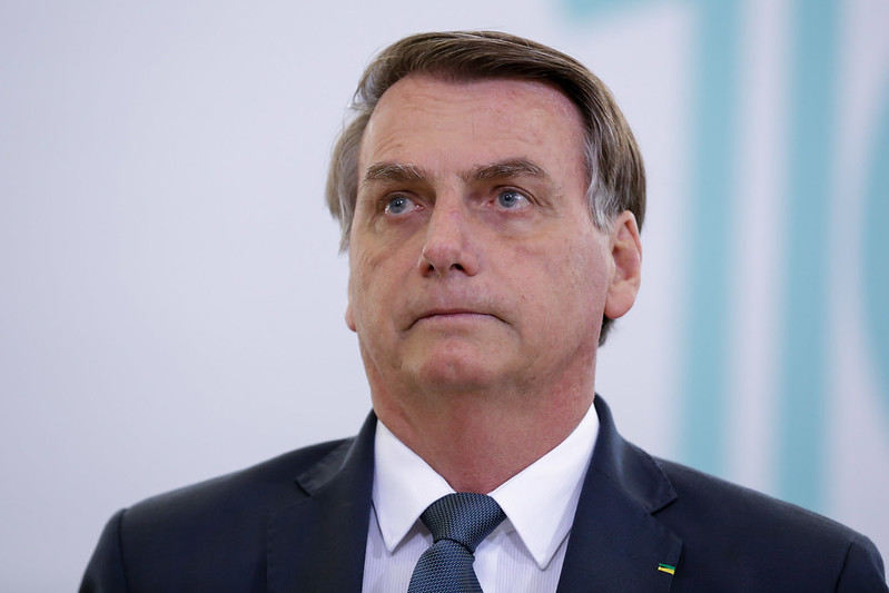 Bolsonaro sente 'desconforto' e é levado às pressas a hospital