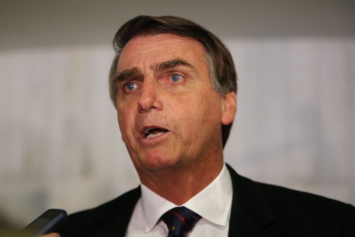 OAB quer que Bolsonaro compre vacina em massa em curto período de tempo