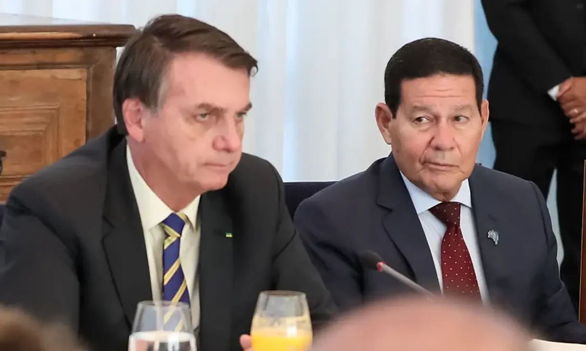 MP junto ao TCU pede afastamento de Bolsonaro na gestão da pandemia