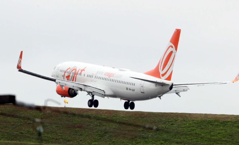 Avião da Gol arremete para evitar acidente com outra aeronave em aeroporto