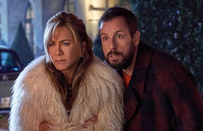 Jennifer Aniston diz que Adam Sandler costuma criticar seus namorados: ‘O que você tá fazendo?"