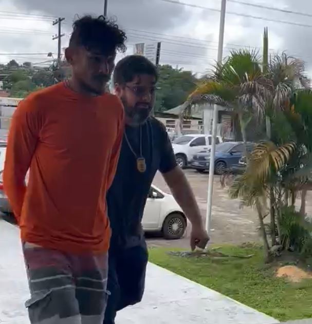 "Terçado" matou homem por flertar com mulher de amigo dele, diz polícia