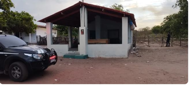 Homem morre de infarto e amigos em acidente de moto após bebedeira em bar