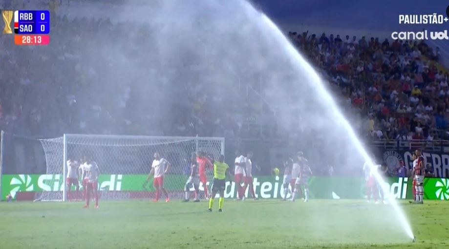 Bragantino segura São Paulo com um a menos, vence e respira no Paulista