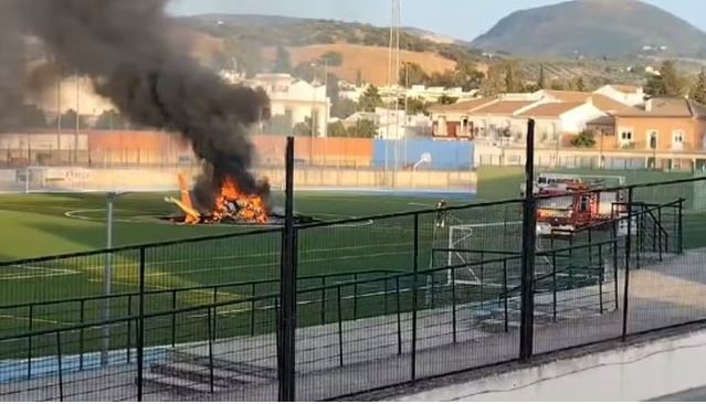 Helicóptero pega fogo em estádio ao fazer resgate de paciente com infarto