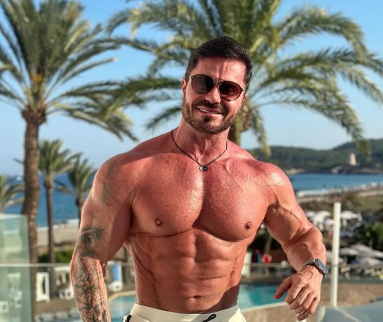 Influencer fitness Renato Cariani é alvo de operação da PF