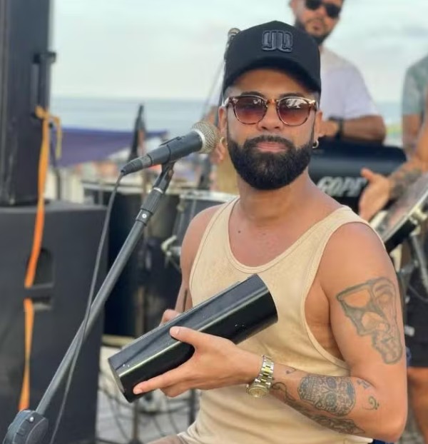 Cantor de pagode Leozinho é morto durante assalto