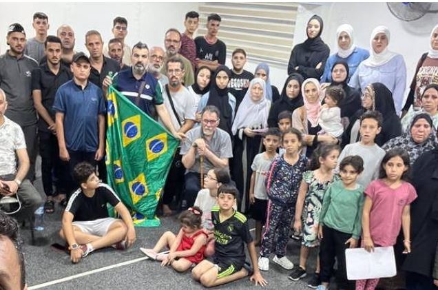 Egito reabre fronteira para saída de estrangeiros, mas brasileiros ficam de fora outra vez