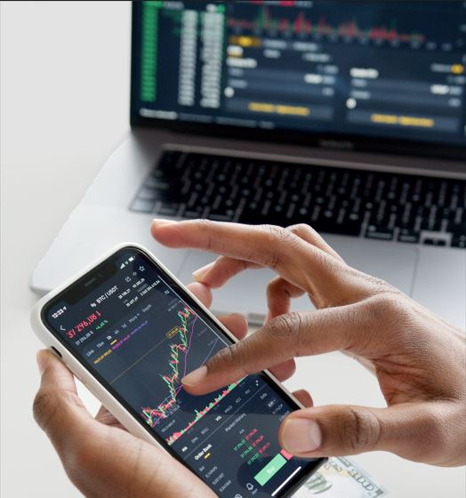 PF deflagra operação que investiga falsos investimentos na bolsa de valores