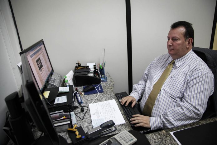 Juiz determina que aluno autista seja acompanhado por especialista em sala de aula em Manaus