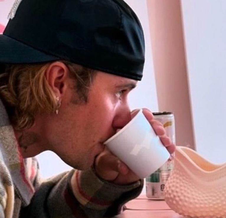 Justin Bieber detona marca antiga: 'se gosta de mim não desperdice dinheiro lá'