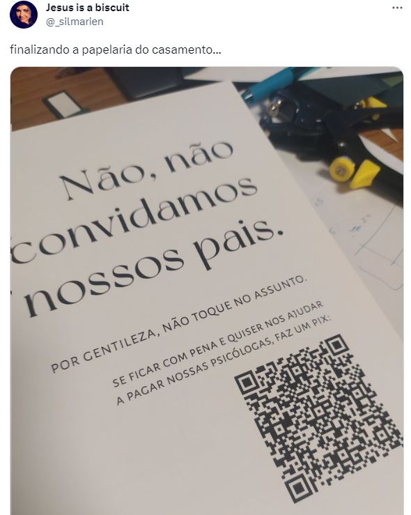 Noivos viralizam ao não convidarem pais para casamento e pedirem PIX para terapia