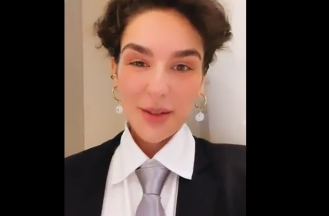 Kéfera surge com visual diferente e revela que é bissexual; vídeo