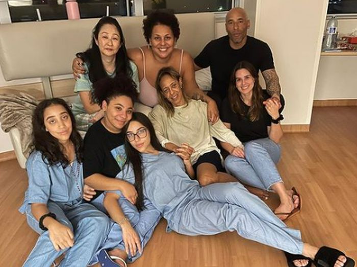 Junto da família, Pelé completa um mês internado em São Paulo