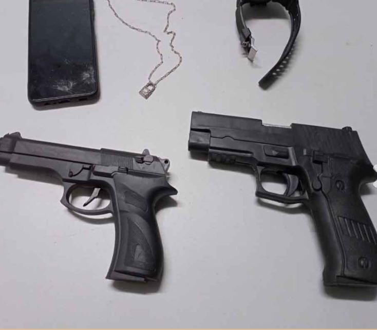 Dupla é presa ao tentar roubar motocicleta de entregador de delivery em Manaus